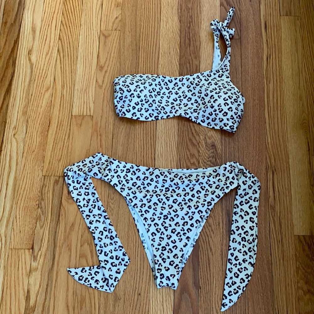 Leopard bikini